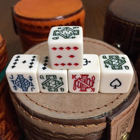 لعبة كأس النرد الجلدية Cubilete تلعب لعبة الكازينو التقليدية المصنوعة يدويًا في المكسيك الجديدة in Kuwait