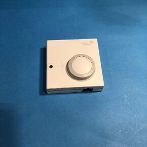 Johnson Controls TE-68NP-1N00S Temperature Sensor, Ni1000 Element, Yes Override, Modular Jack Connection