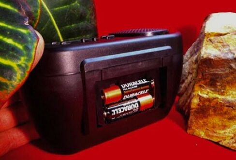 TALKING HUMAN VOICE SPANISH SPEAKING BATTERY POWERED TRAVEL ALARM CLOCK. VERY LOUD, VERY LARGE SPEAKER. Hourly chime. Snooze Alarm. Three alarm sounds including rooster. Great for HEAVY SLEEPERS ! in Saudi Arabia