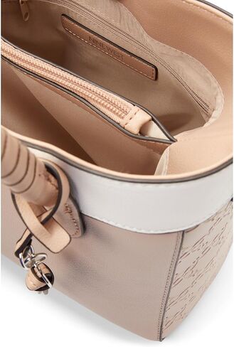 حقيبة ناين ويست أولي in Kuwait