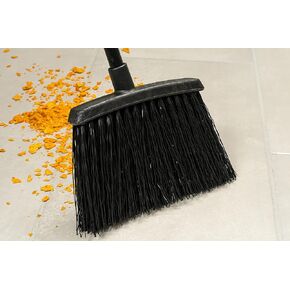 منتجات Carlisle FoodService CFS Duo-Sweep مكنسة الردهة البلاستيكية الكبيرة ذات الحطام بمقبض، 36 بوصة، طبيعية