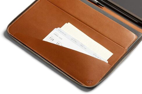 Bellroy Work Folio A4 (محفظة جلدية فاخرة، إغلاق بسحاب، منظم دفاتر الملاحظات والأقلام والهاتف والبطاقات والمزيد) - كراميل in Kuwait