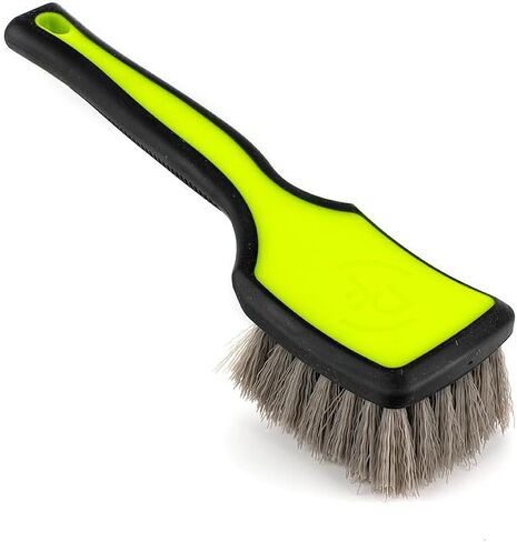 Detail Factory - فرشاة إطارات ProGrip XL - مقبض ProGrip مريح - شعيرات صناعية صلبة لقطع الأوساخ - رمادي وأسود in Saudi Arabia