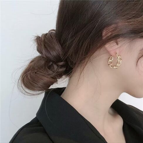 2/4 Pairs Gold Clip on Earrings Women 14K Gold Plated Clip on Hoop Earrings Twist Round Chunky Hoop Earrings Clip on Earrings No Piercing Fake Earrings Jewelry Gifts in Saudi Arabia