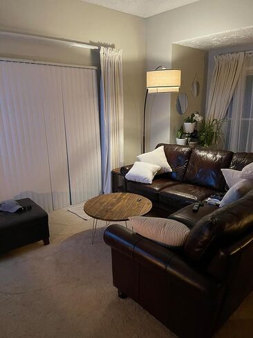 مصباح أرضي من Brightech Mason Arc - مصباح قائم على الزاوية الحديثة مع غطاء مصباح طبل معلق فريد لغرفة المعيشة - إضاءة علوية ساطعة، إضاءة معلقة منحنية لغرفة النوم. مكتبة دن - برونزية in Kuwait