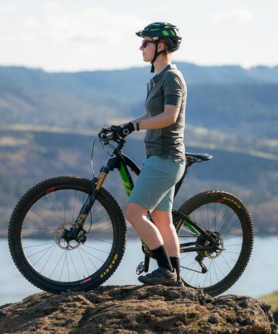 قميص نسائي خفيف الوزن وجيد التهوية من صوف ميرينو بأكمام قصيرة من Shower Pass... (ظل داكن، كبير) in Kuwait