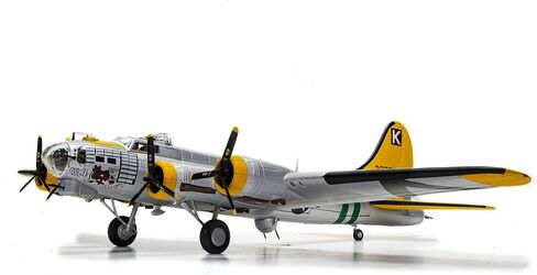 كورجي دييكاست بوينغ B-17G القلعة الطائرة "عربة الحليب" 1:72 الحرب العالمية الثانية طائرة عسكرية أمريكية دمية لعرض الملابس AA33321 in Kuwait