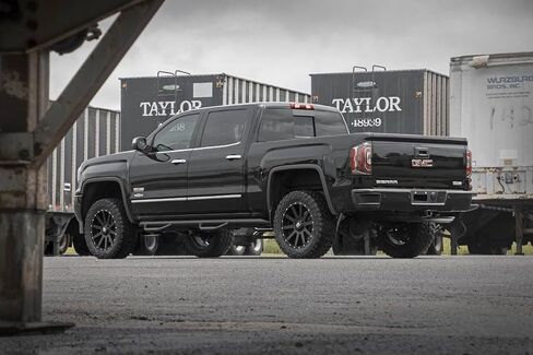 طقم رفع 3.5 بوصة من Rough Country مع دعامات N3 لـ 07-13 Chevy/GMC 1500 2WD - 246.23 in Saudi Arabia