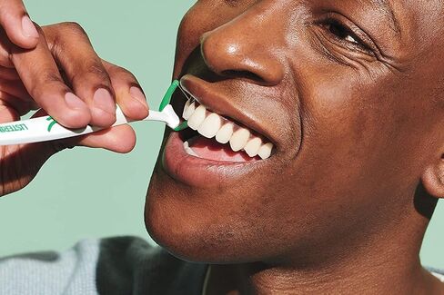 LISTERINE ULT CLN FLOSS STR PK 1 in Saudi Arabia