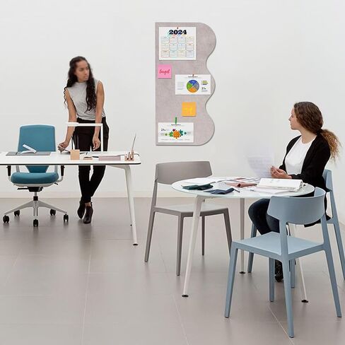 لوحة إعلانات من اللباد قابلة للطي، لوحة عرض صور تزيينية كبيرة على الحائط مع 30 دبوسًا للصق الملاحظات والصور والجداول الزمنية في المكتب والفصول الدراسية والمنزل (بيج فاتح) in Kuwait