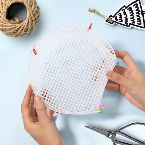 5 مجموعات من TXIN 5 مجموعات من أوراق القماش الشبكية البلاستيكية للتطريز والحياكة الشبكية DIY محفظة حقيبة يد إكسسوارات الكتف محفظة صنع اللوازم غزل صياغة مشاريع الكروشيه مع 20 قطعة من بروش in Kuwait