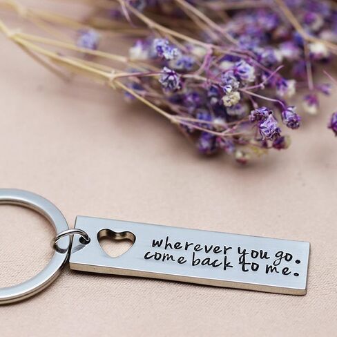 سلسلة مفاتيح للصديق، مطبوع عليها عبارة "Wherever You Go To Me" تصلح كهدية من أجله، هدايا متنقلة، هدايا صديق. in Kuwait