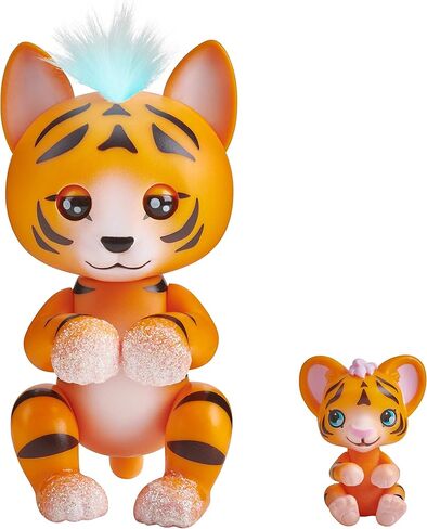 WowWee Fingerlings Light-Up Baby Black Panther وMini in Kuwait