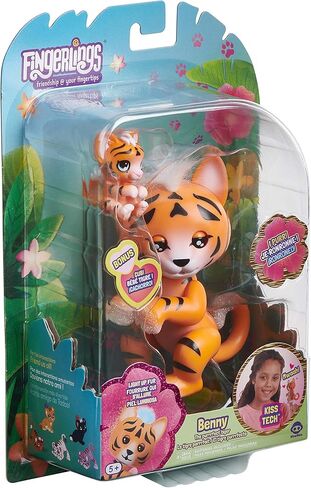 WowWee Fingerlings Light-Up Baby Black Panther وMini in Kuwait