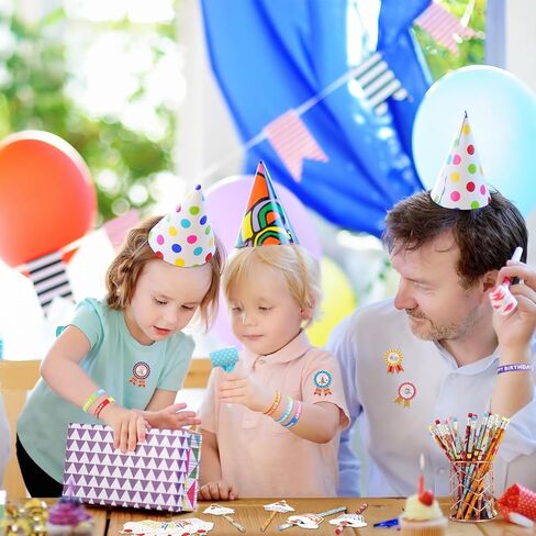 مجموعة هدايا عيد ميلاد مكونة من 122 قطعة للمعلمين والأطفال، وأقلام عيد الميلاد، والأساور، وملصقات الشارات، وبطاقات المعايدة، وصندوق هدايا للفصول الدراسية، ومكافأة العودة إلى المدرسة، ومستلزمات هدايا الأطفال in Saudi Arabia