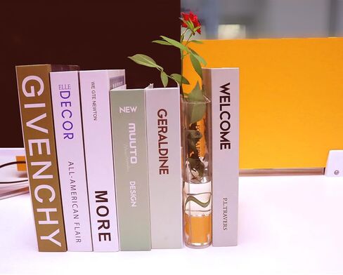 مزهرية كتاب للزهور، مزهرية على شكل كتاب بنكهة فنية وثقافية، مزهرية أكريليك شفافة مزخرفة فريدة لغرفة المعيشة، طاولة الطعام، المدخل، الرف، المكتب (لون شفاف) in Kuwait