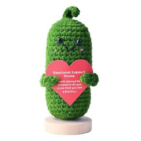 كروشيه الدعم العاطفي، دمية كروشيه صغيرة مصنوعة يدويًا من الخيار، ديكور منزلي صغير لطيف، هدايا حياكة للنساء والأصدقاء (صبي مخلل) in Kuwait