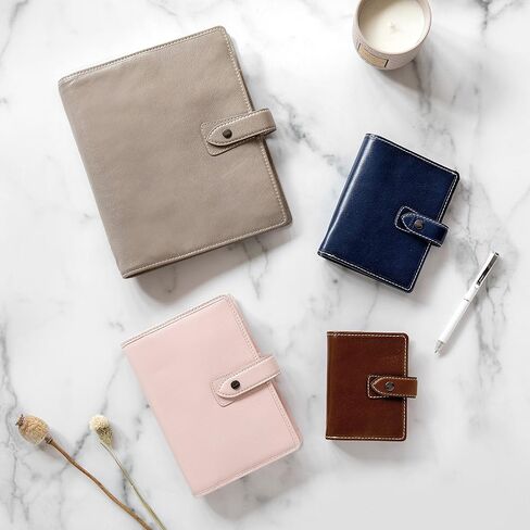 منظم Filofax Malden، حجم الجيب، أزرق داكن - لمس، جلد الجاموس المحبب بالكامل، ست حلقات، مع مذكرات تقويم أسبوعية لعرضها، متعدد اللغات، 2024 (C028615-24) in Saudi Arabia
