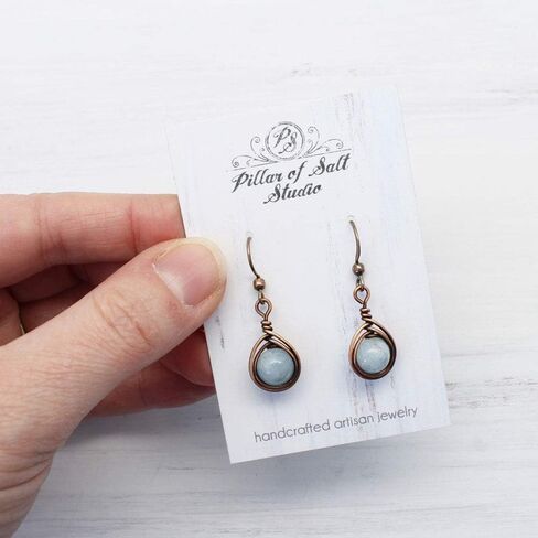 أقراط نحاسية صلبة مصنوعة يدويًا بأحجار كريمة من الزبرجد (نحاس عتيق، قطرة 1 بوصة) in Kuwait