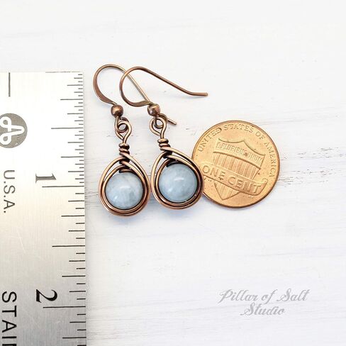 أقراط نحاسية صلبة مصنوعة يدويًا بأحجار كريمة من الزبرجد (نحاس عتيق، قطرة 1 بوصة) in Kuwait