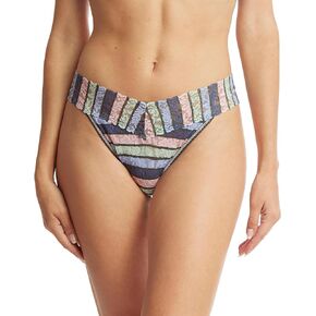 hanky panky, Printed Signature Lace Original Rise Thong, OS Fits 4-14 in Saudi Arabia