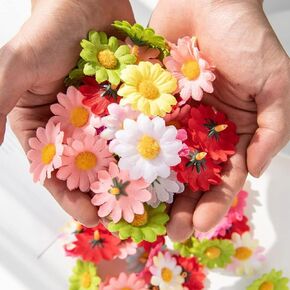 100Pcs Faux Daisy Flowers Heads, 1.57in Craft Silk Flowers Artificial Fabric Daisies Flower Heads for DIY Wreath Scrapbooking Sewing Embellishment Festival Home Party Wedding Decorations