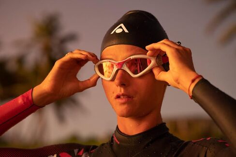 Aqua Sphere KAYENNE LIGHT GRY/RED LMR AS in Kuwait