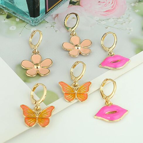 10/20 زوجًا من الأقراط المتدلية الذهبية اللطيفة للفتيات أقراط طارة هوجي الصغيرة مع السحر 14 كيلو أقراط طارة ذهبية مجموعة مجوهرات مضادة للحساسية in Kuwait