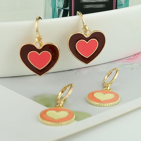 10/20 زوجًا من الأقراط المتدلية الذهبية اللطيفة للفتيات أقراط طارة هوجي الصغيرة مع السحر 14 كيلو أقراط طارة ذهبية مجموعة مجوهرات مضادة للحساسية in Kuwait