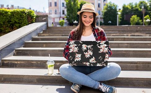 TYTX متوافق مع حقيبة MacBook Pro الجلدية مقاس 13 بوصة 2016-2022 (A1989 A1706 A1708 A2159 A2289 A2251 A2338 M1 M2) غطاء حماية قابل للطي لجهاز الكمبيوتر المحمول (MacBook Pro 13 الجديد، زهرة سوداء) in Kuwait