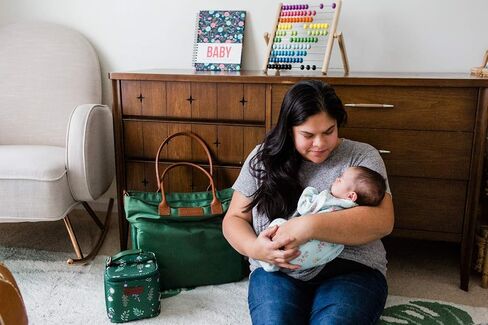 Sarah Wells Cold Gold Breastmilk Cooler with Ice Pack in Saudi Arabia