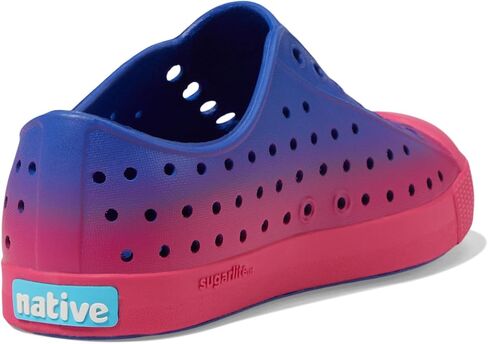 Native Shoes Kids Jefferson Sugarlite Ombre (طفل كبير) - جزء علوي من مادة EVA مثقوب - مقدمة دائرية - طراز سهل الارتداء مغامرة أزرق/وردي التوت/Adventure Radberry Ombre 4 Big Kid M in Kuwait