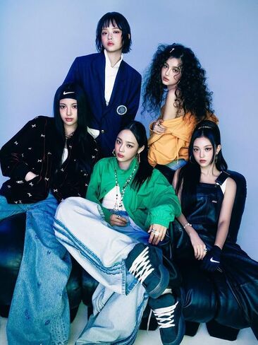 [WEVERSE POB Exclusive] NewJeans How Sweet Double Single Album with Tracking Sealed NJS (Weverse Albums 3 Version SET) in Saudi Arabia