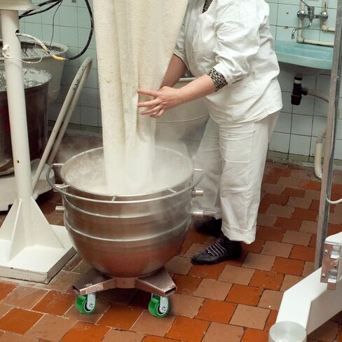 5 Inch Caster Wheels- Heavy Duty Casters, Polyurethane on Aluminum Caster Wheel with up to 1000LB Capacity- Widely Used in Tool Box, Workshop, Garage, U-Boat Platform Trucks (1 Swivel) in Kuwait