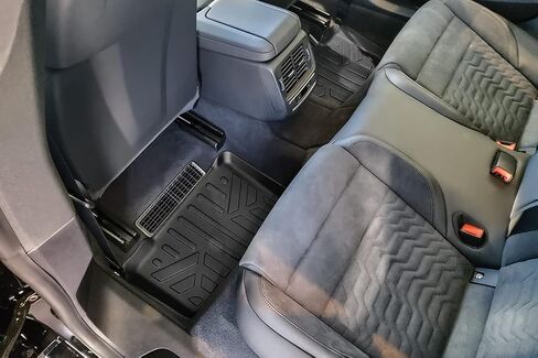 مجموعة سجادات أرضية SMARTLINER تناسب جميع الأحوال الجوية وبطانة شحن باللون الأسود متوافقة مع 2022-2023 Audi e-tron GT/Audi RS e-tron GT in Kuwait