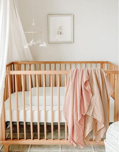 قطعتان من بطانيات استقبال قماط الموسلين للجنسين حديثي الولادة مصنوعة من القطن بنسبة 100% لفافة قماط الحضانة للأطفال البنات والأولاد، مقاس - 47 * 47 بوصة (وردي وعاجي) in Kuwait