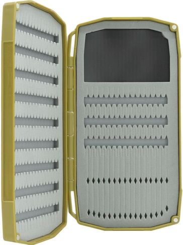 صندوق الطيران الرغوي UMPQUA UPG لعطلة نهاية الأسبوع - حقيبة تخزين الذبابة خفيفة الوزن وخفيفة الوزن ومقاومة للصدمات وسريعة التحميل - منظم أدوات صيد الأسماك، صغير - زيتوني in Kuwait