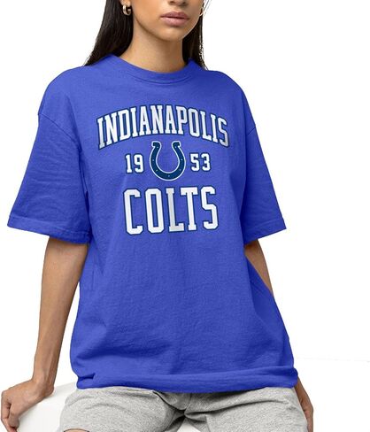 تأسست NFL - تي شيرت بأكمام قصيرة مرخص رسميًا للرجال والنساء - ألوان الفريق in Kuwait