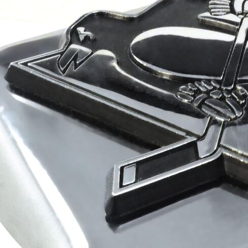 FANMATS 25125 Toronto Raptors Chrome Metal Hitch Cover with Chrome Metal 3D Emblem in Saudi Arabia