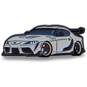 دبوس المينا Supra MKV 2022 - دبوس طية صدر السترة على طراز JDM - للقبعات والحقائب وحقائب الظهر والقمصان والمزيد