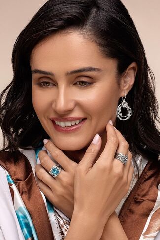 خاتم من الفضة الإسترلينية 925 مع كريستال أزرق مستدير/زركونيا مكعب، طبيعة الزهرة، مؤكسد، مظهر عتيق أنيق لا يسبب الحساسية، خالي من النيكل والرصاص، مجموعة مصممين حرفيين يدويًا (مقاس 5-11) in Kuwait