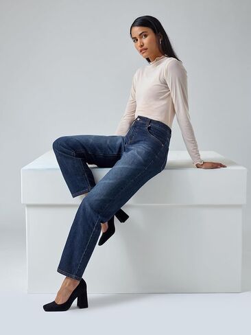 HUE Women's Mid-Rise Straight Leg Jeans in Saudi Arabia