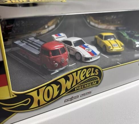 مجموعة Hot Wheels HRT54 Premium Collector - Porsche Renschport [4 سيارات صغيرة] [عمر 3 سنوات فما فوق] in Saudi Arabia