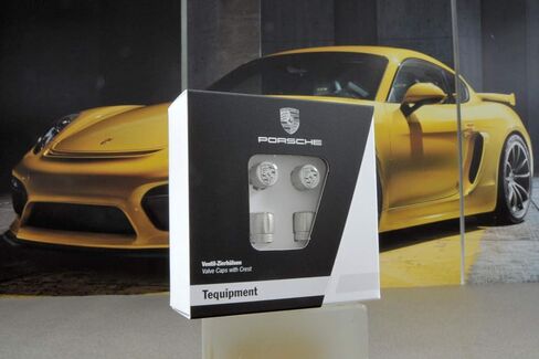 بورش 991-044-602-68 - غطاء صمام غطاء فضي in Kuwait