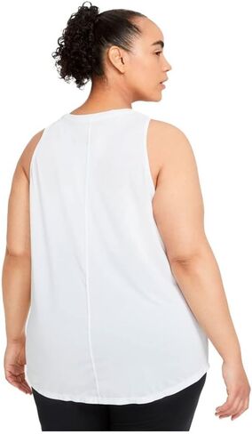 تيشيرت Dri-FIT One Standard Fit للسيدات من نايكي in Saudi Arabia