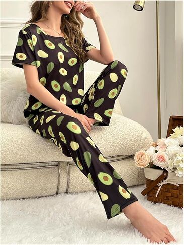 Women's 2 Piece Pajama Set Heart Print Short Sleeve Round Neck Tee Top and Pants Pj Set Cute Sleepwear in Saudi Arabia