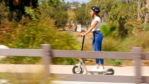 Razor C25 Electric Scooter – Air-Filled Tires, Rear-Wheel Drive, Foldable & Portable, Sturdy Electric Scooter for Commute & Recreation in Saudi Arabia