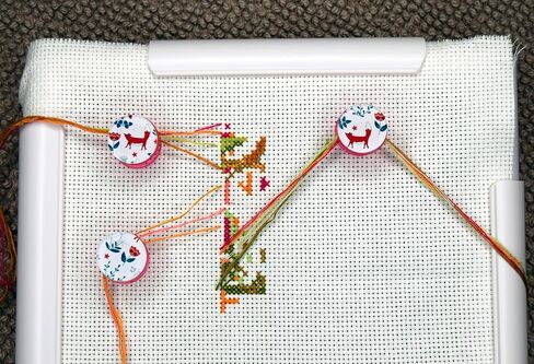 The set of 3 parking bobbins needle minders floss holders keeper Magnetic clips tightening floss Cross stitch parking bobbins fox embroidery frame scroll rod qsnap hoop Tension clips thread catcher in Saudi Arabia