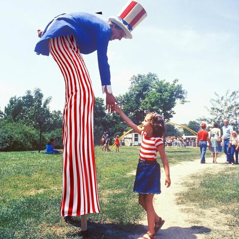 زي العم الرجالي ذو الدعائم، يوم الاستقلال، يوليو الرابع من الحفلات الوطنية، فستان فاخر للرجال (أحمر، 78 بوصة) in Kuwait