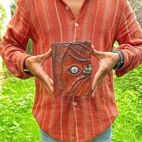 Hocus pocus مجلة جلدية فارغة كتاب الإملائي من الظلال مع قفل المشبك الدعامة دفتر الملاحظات خمر ملزمة السحر Wiccan Grimoire ساحرة العين السحرية كراسة الرسم رسم كتابة مذكرات (HOCUS POCUS) in Kuwait